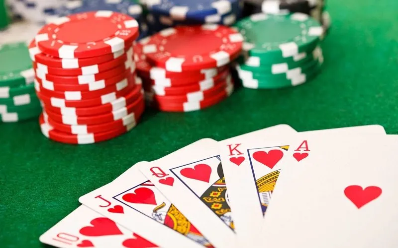 Thời điểm vàng poker: Lựa chọn đúng thời điểm để tăng cược